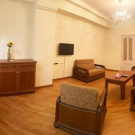 Apartments יירבאן מראה חיצוני תמונה