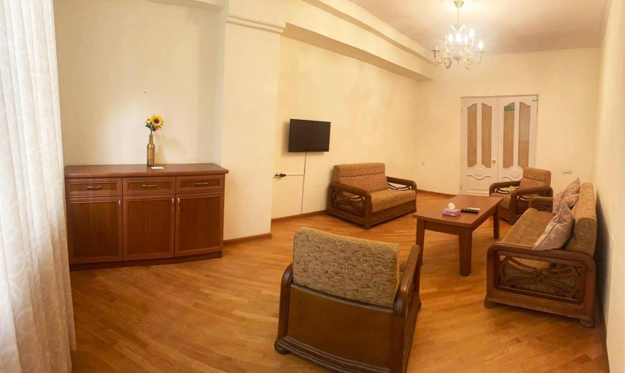 Apartments יירבאן מראה חיצוני תמונה